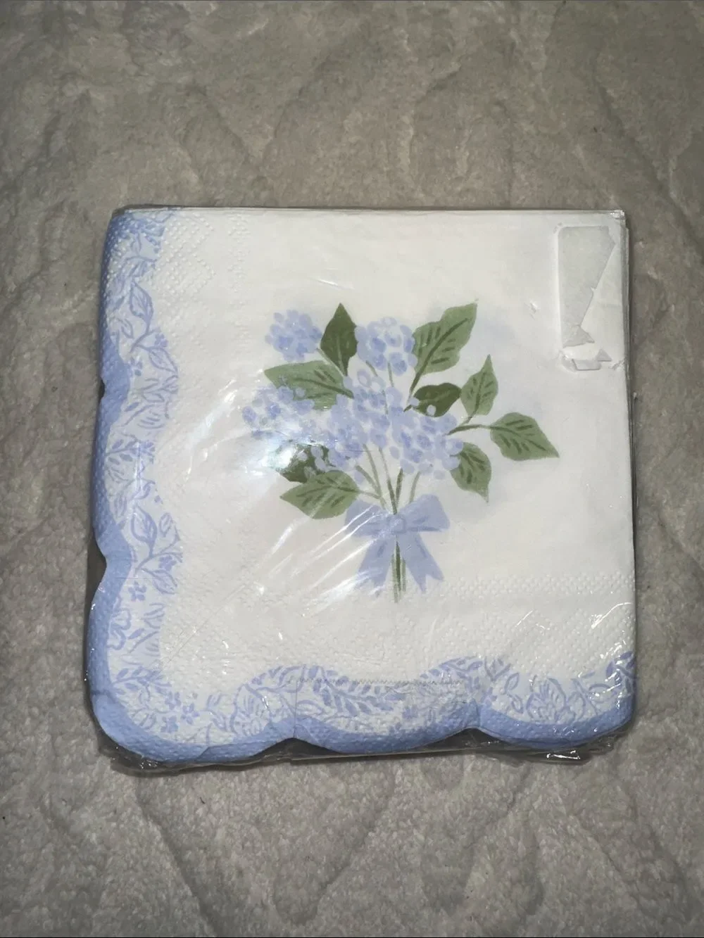 Martha STEWART White Lavender Green Hydrangea Scalloped Paper Napkins 40 3-ply